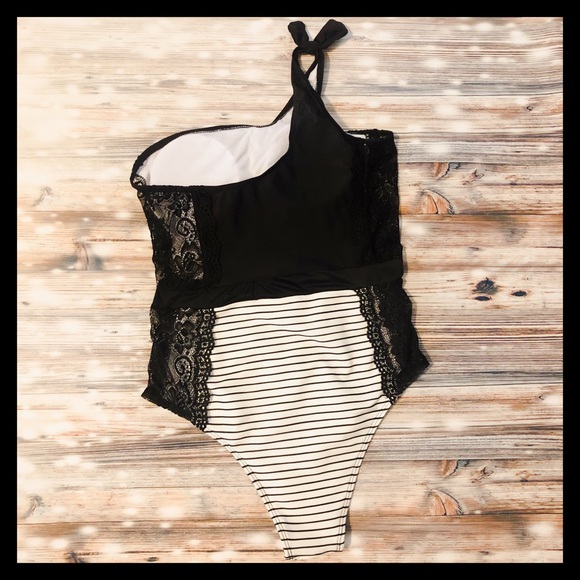 вeaυтιғυl lace ѕιde мonoĸιnι - Picture 3 of 3